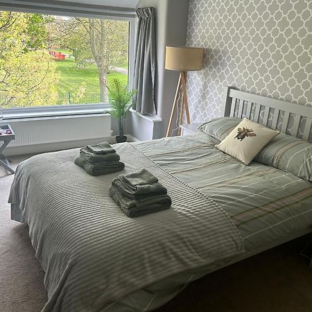 Lovely, Large Double Bedroom With Park View In Home Hazel Grove Exteriör bild