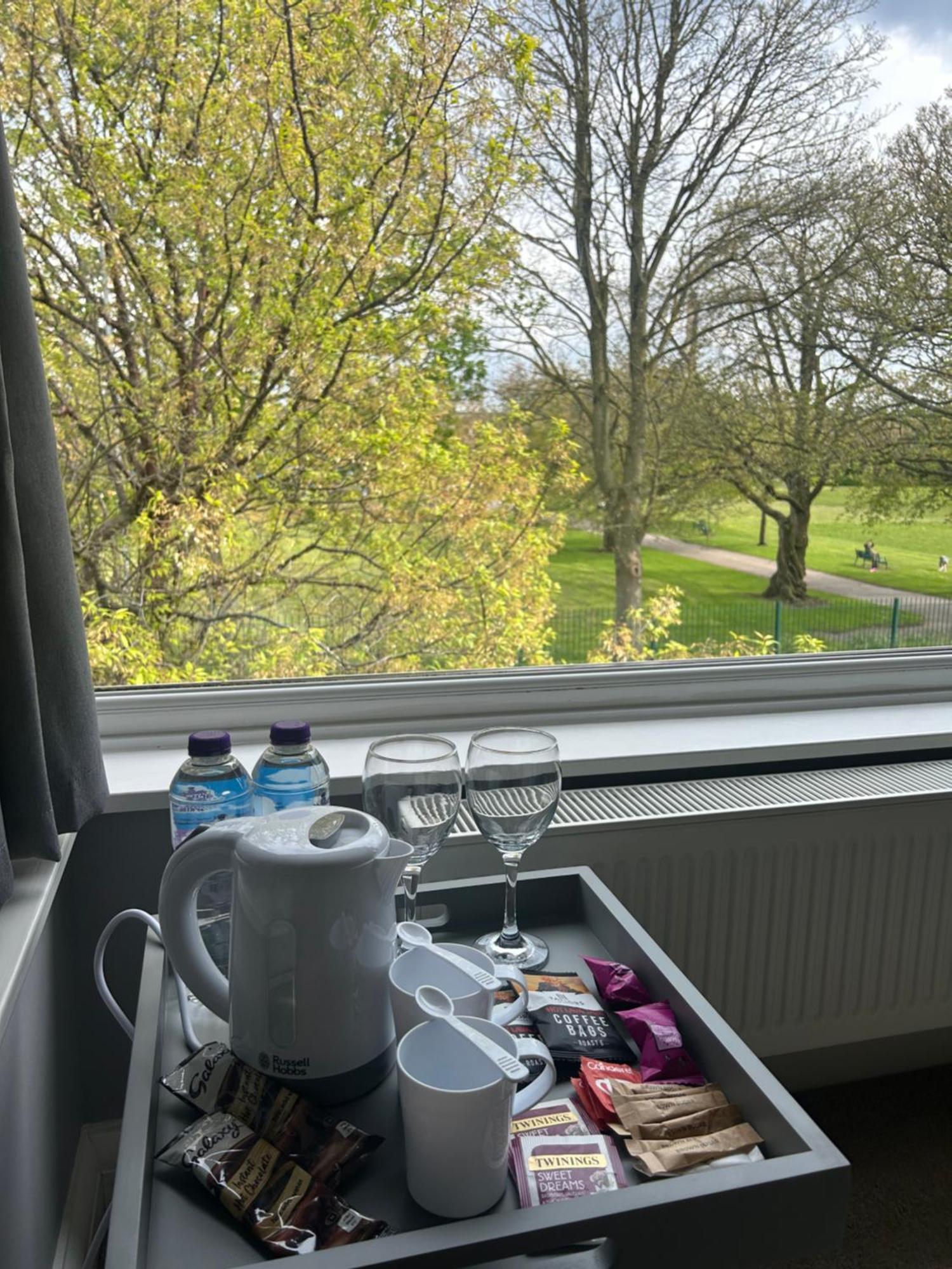 Lovely, Large Double Bedroom With Park View In Home Hazel Grove Exteriör bild