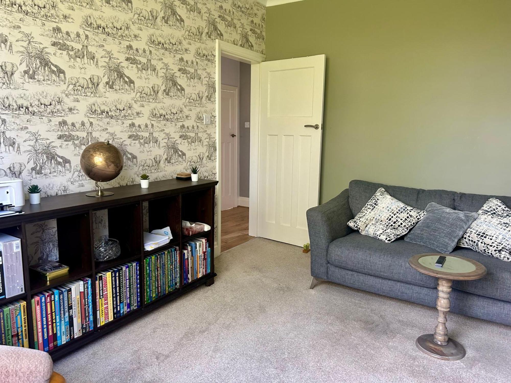 Lovely, Large Double Bedroom With Park View In Home Hazel Grove Exteriör bild