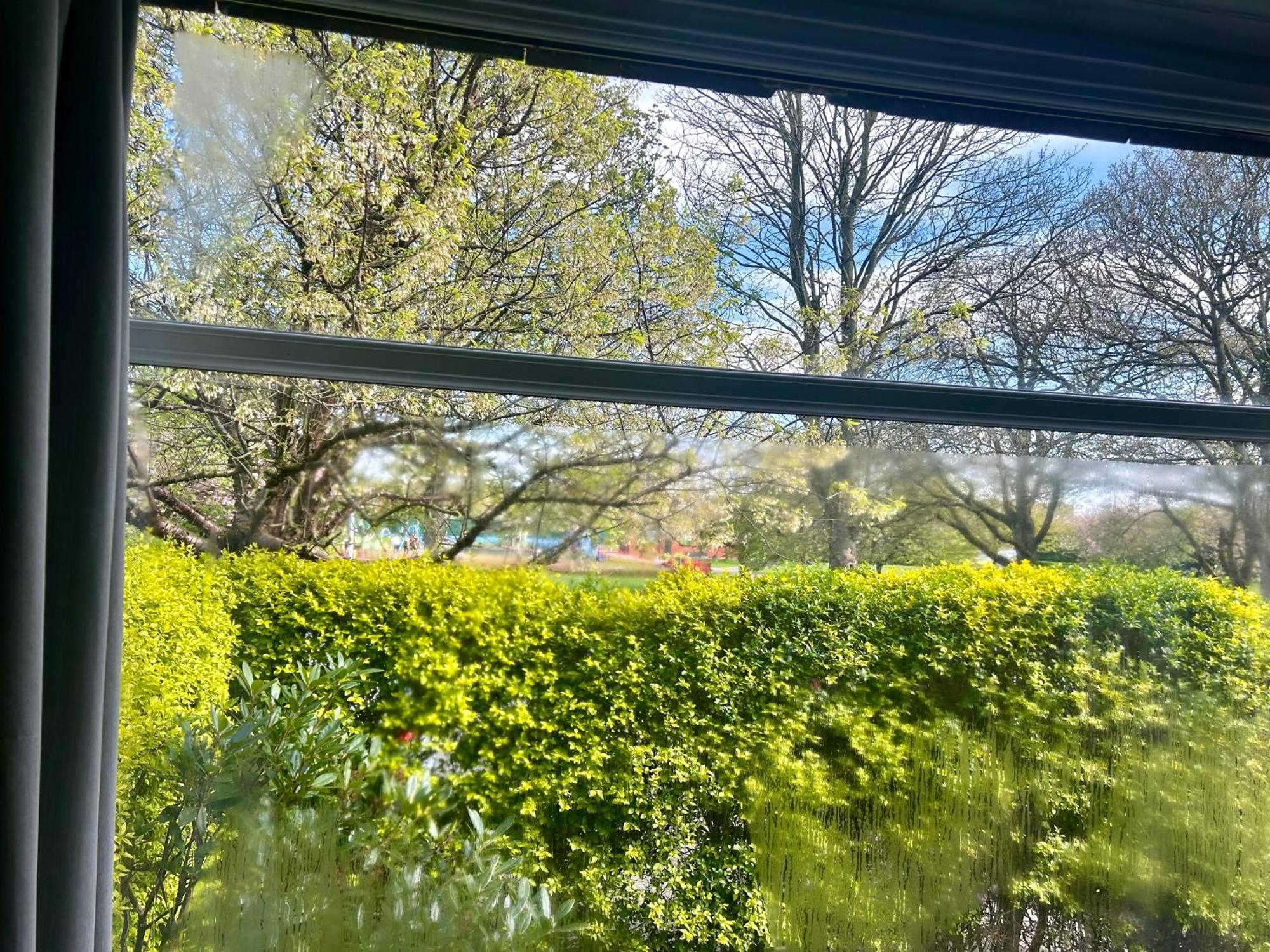 Lovely, Large Double Bedroom With Park View In Home Hazel Grove Exteriör bild